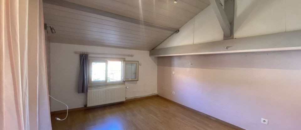 House 4 rooms of 111 m² in Thuré (86540)