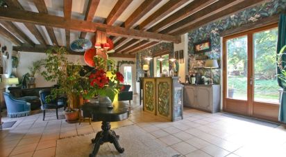 House 7 rooms of 209 m² in Le Noyer (18260)