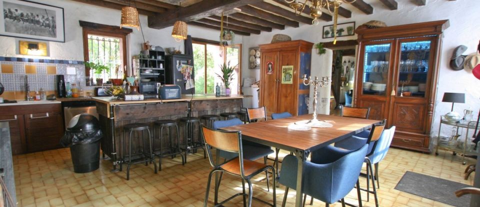 House 7 rooms of 209 m² in Le Noyer (18260)