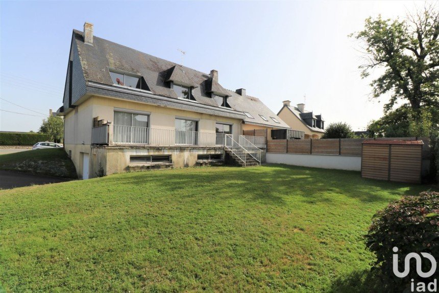 Maison 8 pièces de 189 m² à Saint-Aubin-du-Cormier (35140)
