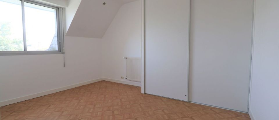 Maison 8 pièces de 189 m² à Saint-Aubin-du-Cormier (35140)