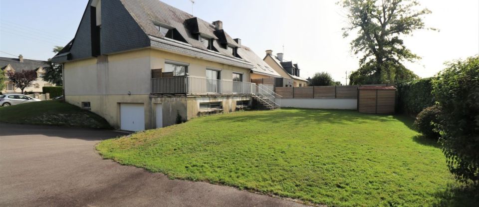House 8 rooms of 189 m² in Saint-Aubin-du-Cormier (35140)