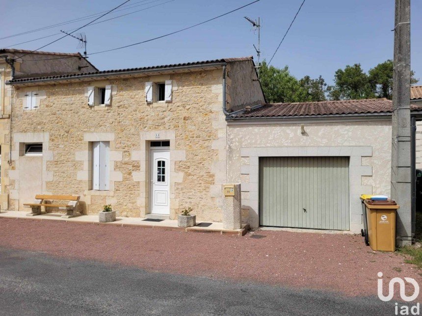 Maison 4 pièces de 110 m² à Saint-Ciers-sur-Gironde (33820)