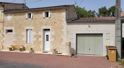 House 4 rooms of 110 m² in Saint-Ciers-sur-Gironde (33820)