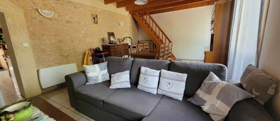 Maison 4 pièces de 110 m² à Saint-Ciers-sur-Gironde (33820)