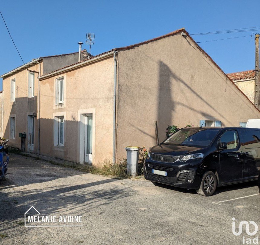 House 7 rooms of 176 m² in Ciré-d'Aunis (17290)