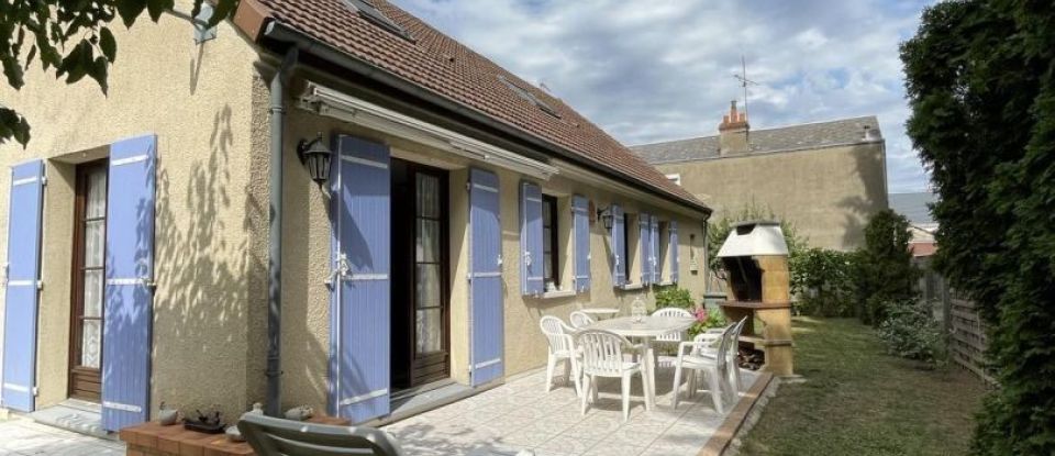 House 6 rooms of 130 m² in Orléans (45000)