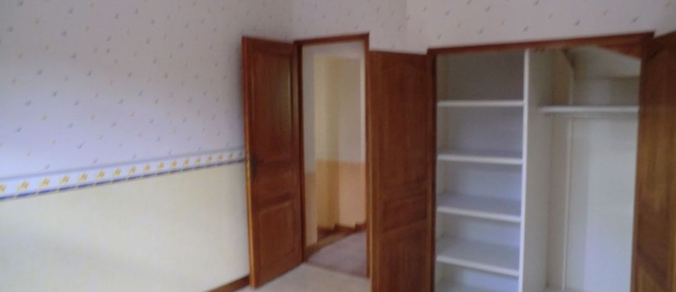 House 6 rooms of 109 m² in Bourges (18000)