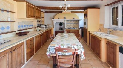 House 7 rooms of 175 m² in Aups (83630)