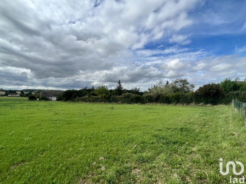 Land of 1,308 m² in Melleroy (45220)