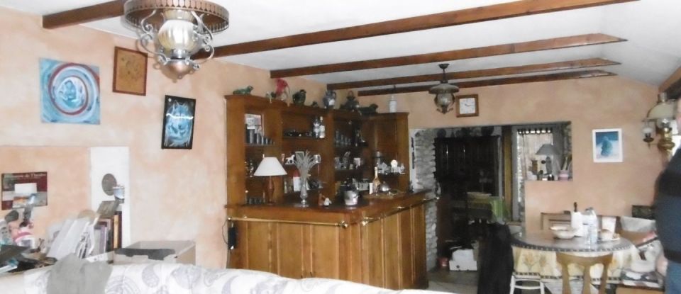 House 10 rooms of 186 m² in Saint-Maurice-Colombier (25260)
