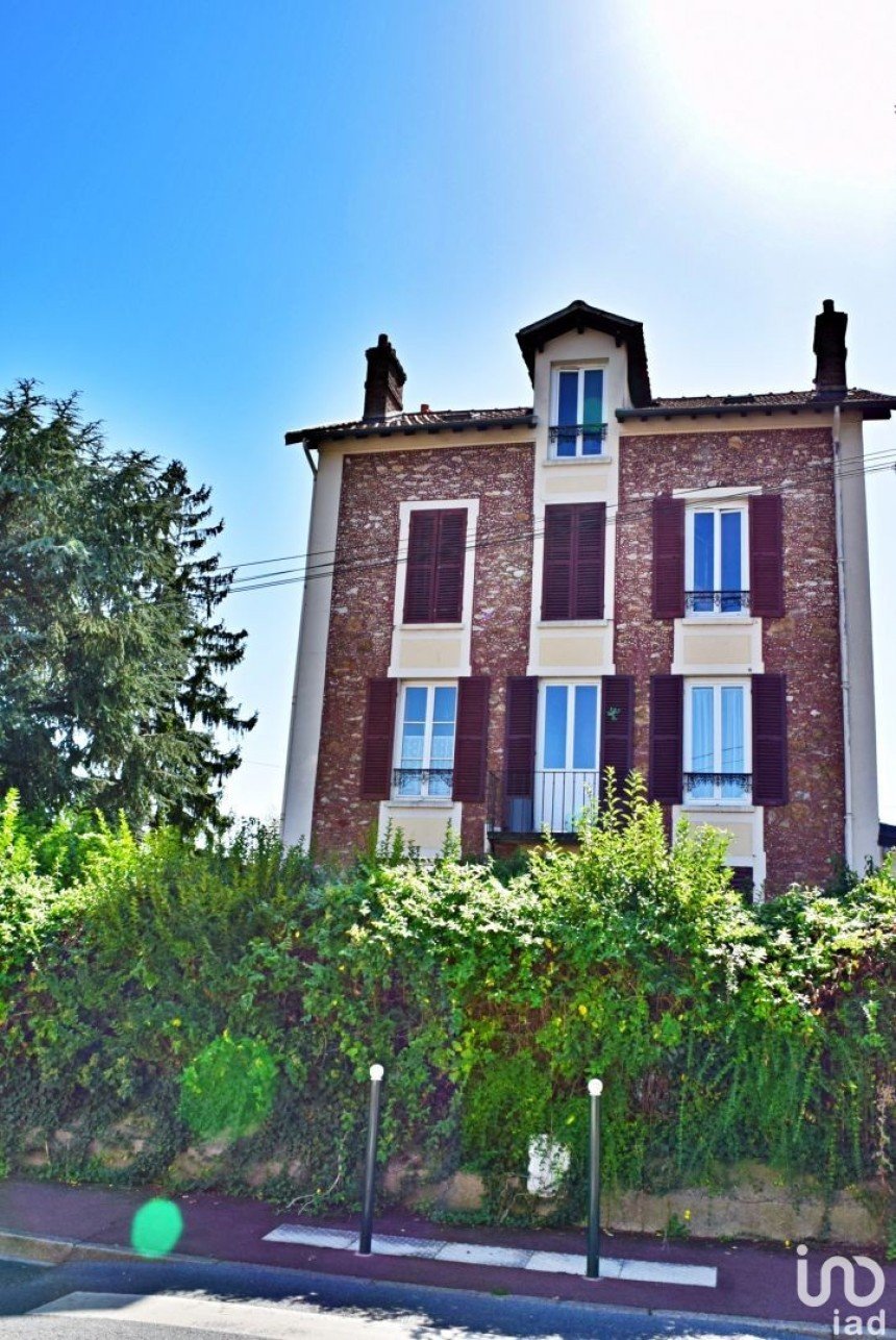 Appartement 2 pièces de 32 m² à Corbeil-Essonnes (91100)