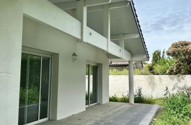 House 4 rooms of 92 m² in Tosse (40230)