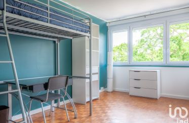 Apartment 5 rooms of 12 m² in Ris-Orangis (91130)