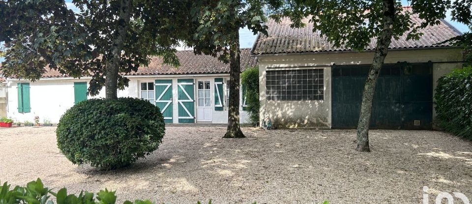 House 8 rooms of 302 m² in Luçon (85400)
