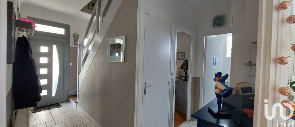 House 5 rooms of 126 m² in Sainte-Geneviève-des-Bois (91700)