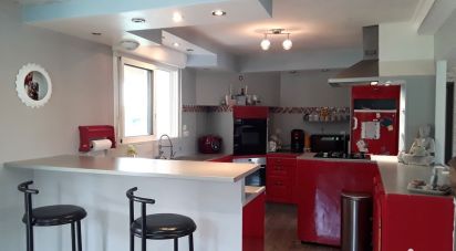 House 9 rooms of 249 m² in Fougerolles-du-Plessis (53190)