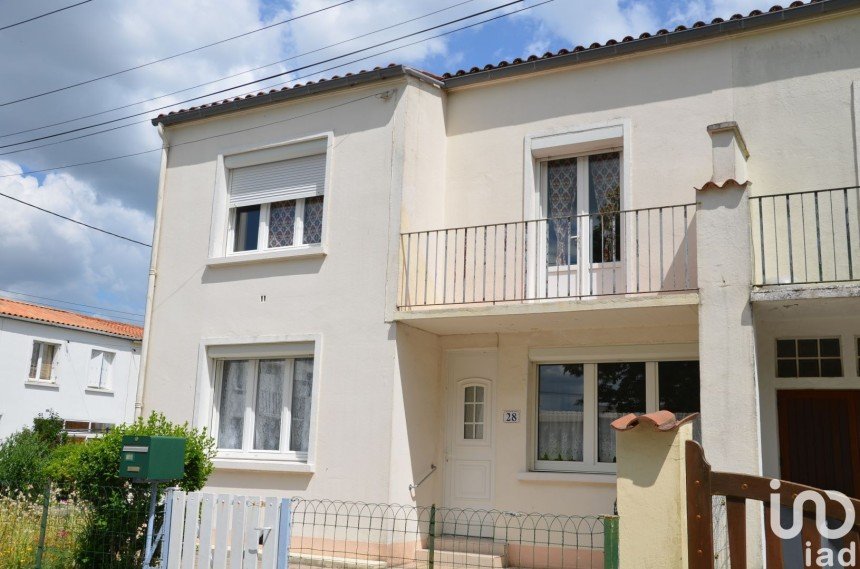 House 5 rooms of 86 m² in Aigrefeuille-d'Aunis (17290)