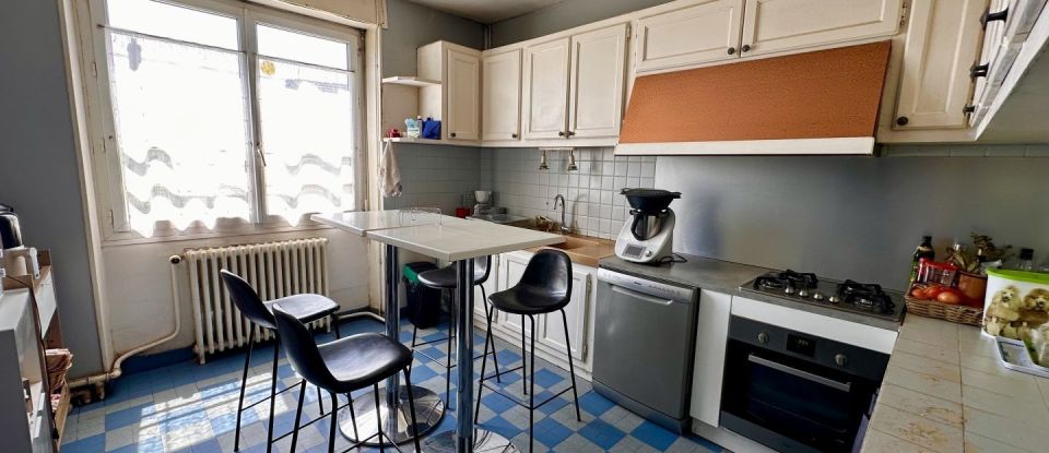 House 6 rooms of 122 m² in Saint-Marcel (36200)