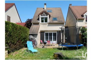House 5 rooms of 109 m² in Jouy-le-Moutier (95280)