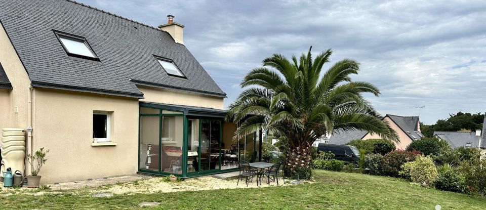 House 7 rooms of 122 m² in Tréogat (29720)