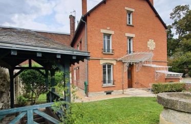 House 8 rooms of 159 m² in Compiègne (60200)