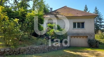 House 8 rooms of 257 m² in - (03360)