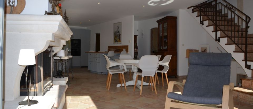 House 7 rooms of 219 m² in Roquebrune-Cap-Martin (06190)