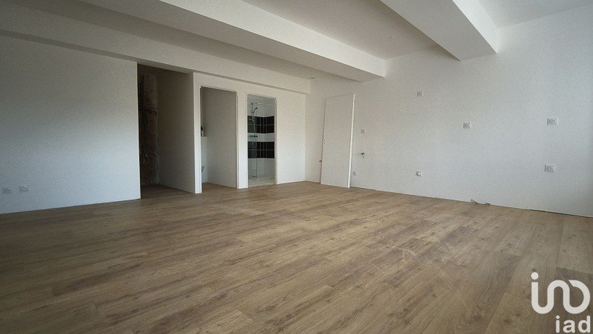 Apartment 3 rooms of 60 m² in Saint-Laurent-de-Chamousset (69930)