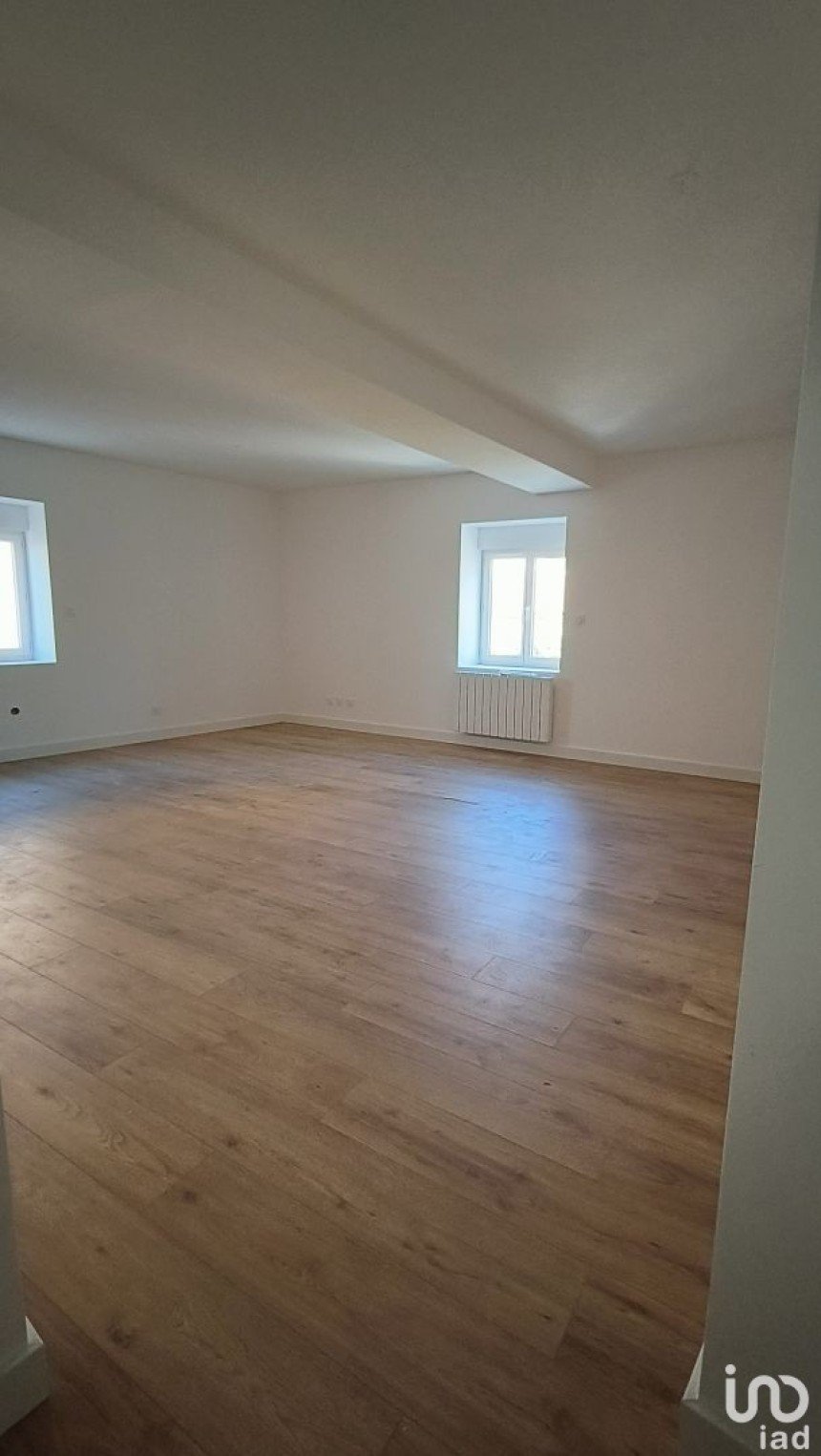 Apartment 2 rooms of 50 m² in Saint-Laurent-de-Chamousset (69930)