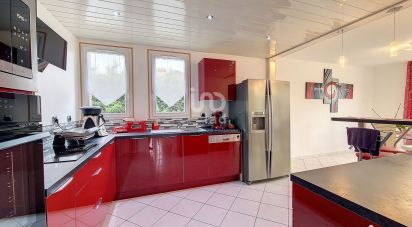 House 7 rooms of 155 m² in Porcheville (78440)