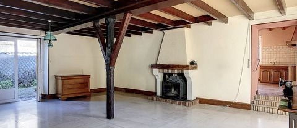 House 6 rooms of 142 m² in Montbron (16220)