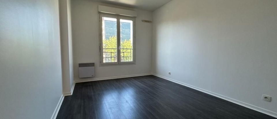 Appartement 4 pièces de 82 m² à Courbevoie (92400)