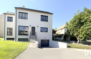 Maison 7 pièces de 169 m² à Carrières-sur-Seine (78420)
