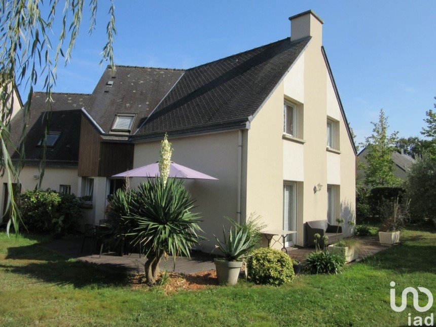 House 6 rooms of 176 m² in Pacé (35740)