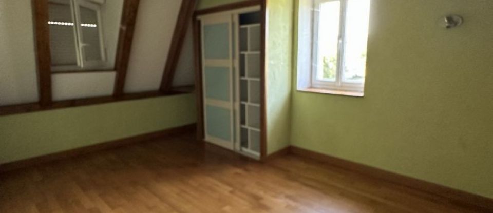 House 6 rooms of 189 m² in Mayrinhac-Lentour (46500)