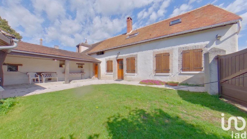 Maison 6 pièces de 142 m² à Les Ormes-sur-Voulzie (77134)