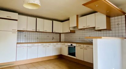 Apartment 4 rooms of 118 m² in Sergy (01630)