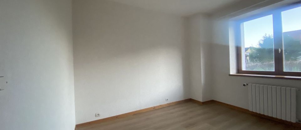 Appartement 4 pièces de 118 m² à Sergy (01630)