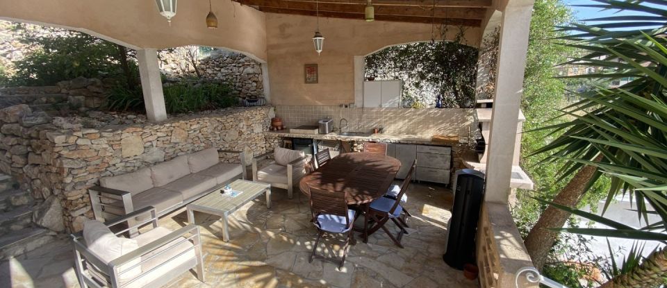 House 8 rooms of 175 m² in Marseille (13015)