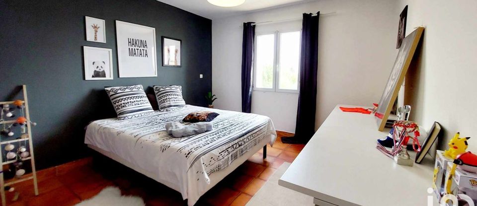 House 6 rooms of 155 m² in Meynes (30840)