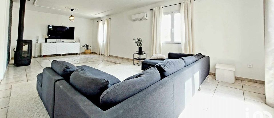 House 6 rooms of 155 m² in Meynes (30840)