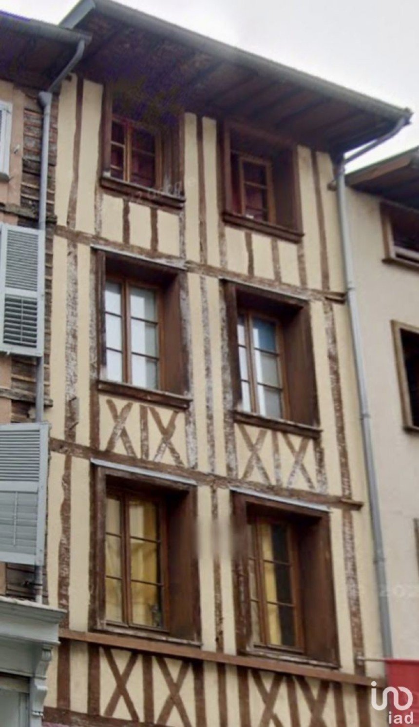 Building in Limoges (87000) of 280 m²