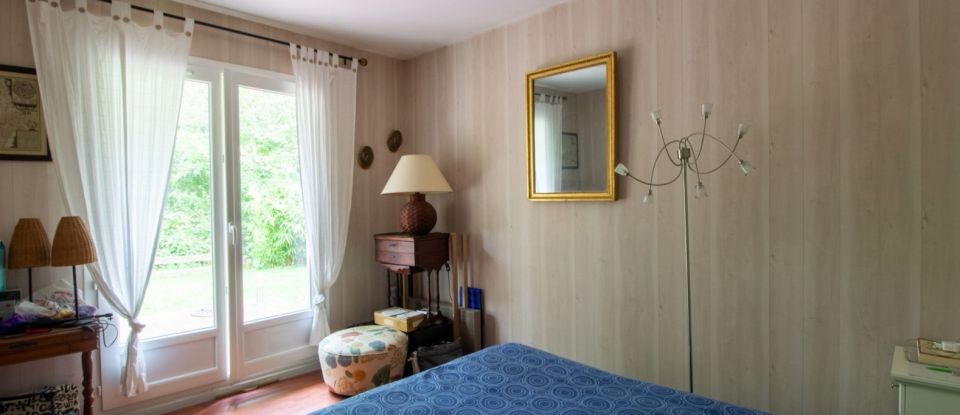 House 7 rooms of 135 m² in Sucy-en-Brie (94370)