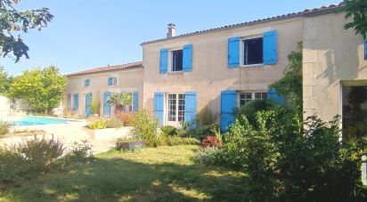 House 8 rooms of 240 m² in Le Seure (17770)