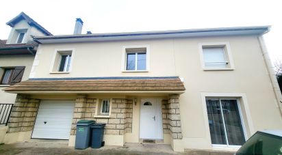 House 8 rooms of 199 m² in Morangis (91420)