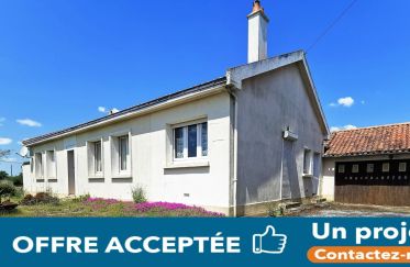 House 5 rooms of 96 m² in MONTFAUCON-MONTIGNÉ (49230)