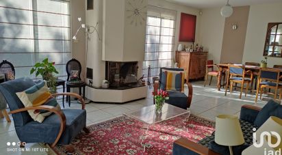 House 6 rooms of 176 m² in Pacé (35740)
