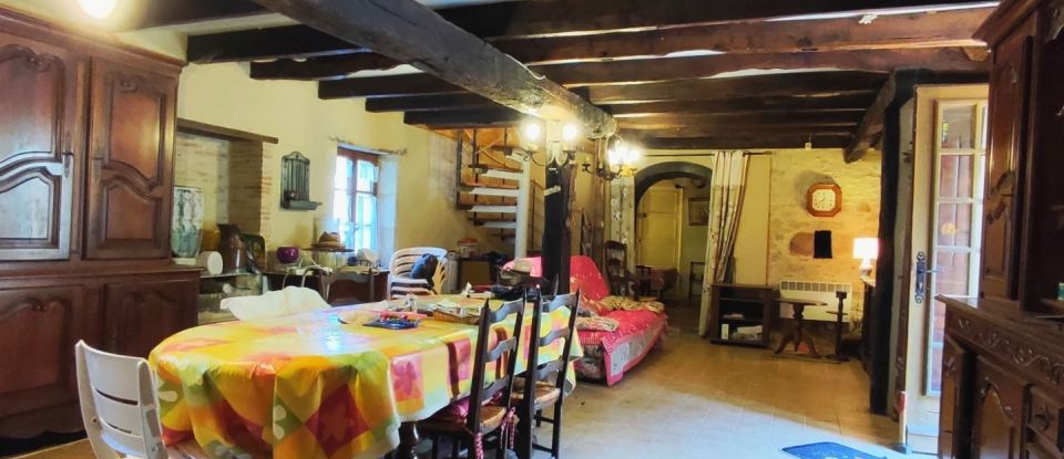 House 5 rooms of 110 m² in Ambernac (16490)