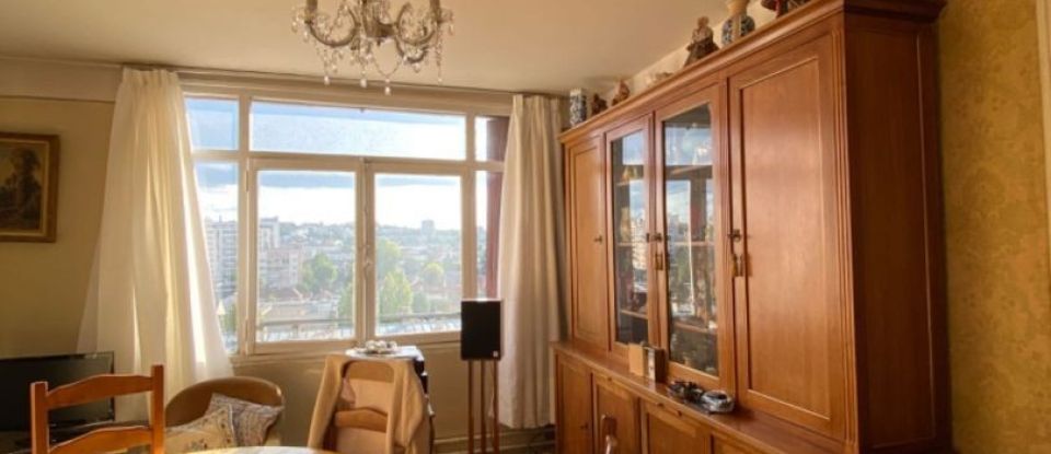 Apartment 4 rooms of 56 m² in Châtillon (92320)